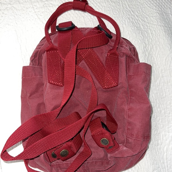 🍒FJALL RAVEN🍒 - Picture 3 of 4